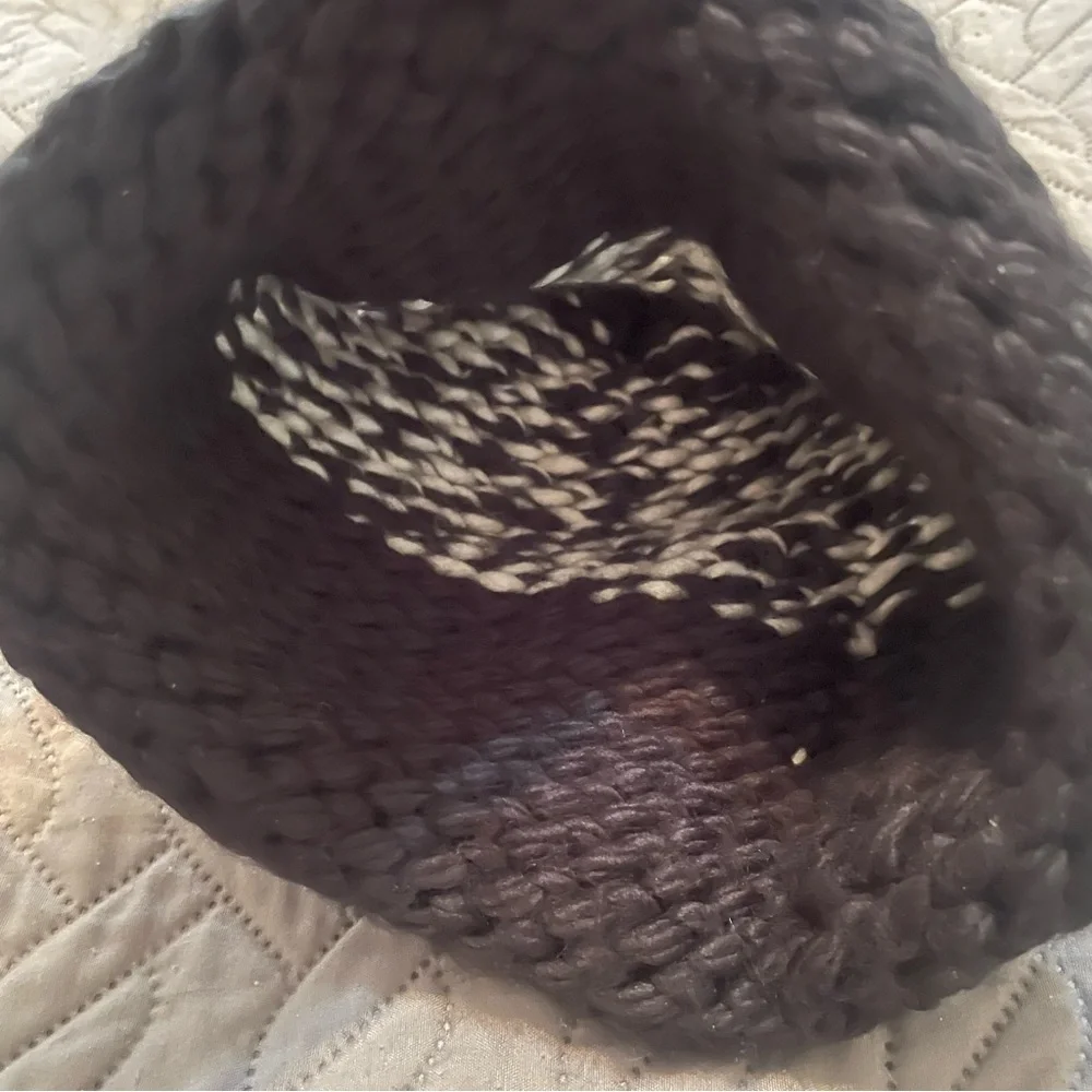 Handmade Crochet Chunky Knit Black and White Beanie Hat NWOT